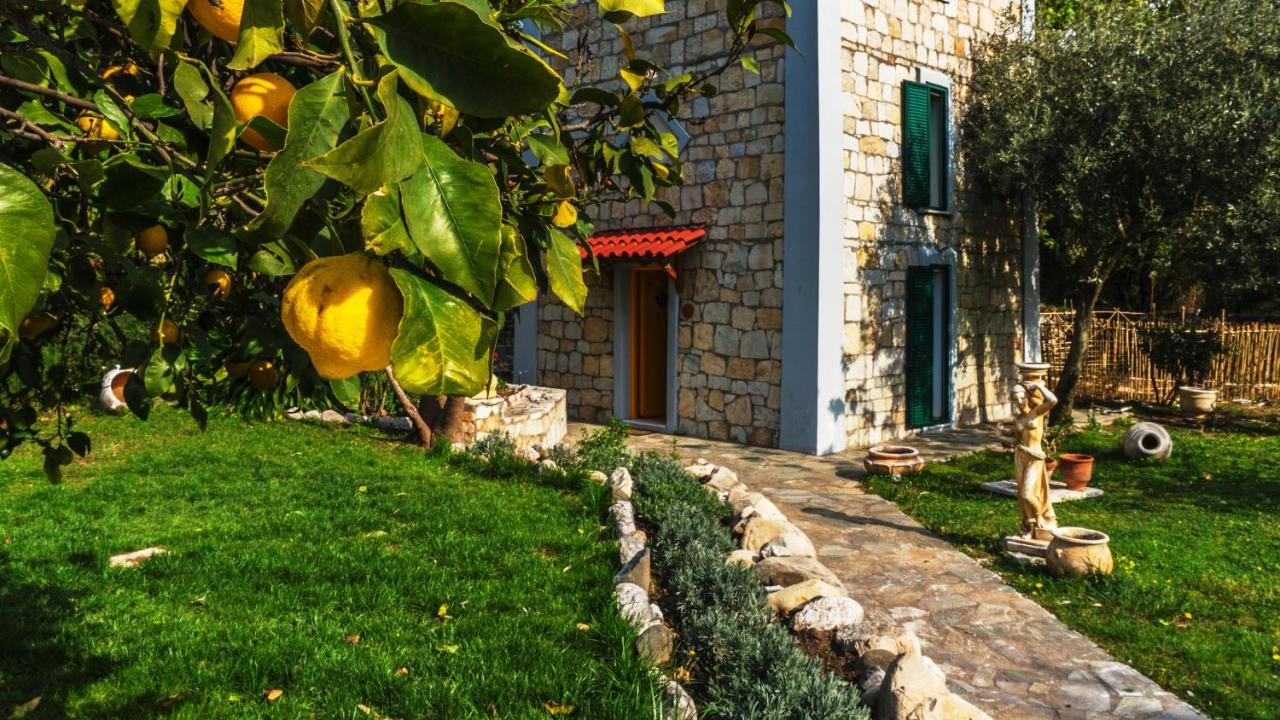 Steinturm Mit Dach-Terrasse Zwischen Fluss, Meer Und Gebirge- Spiti Pirgos Paralia Sergoulas Exterior foto